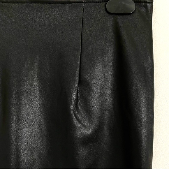Topshop Leather Look Side Twist Mini Skirt In Black Size 8 EUC - Picture 10 of 11
